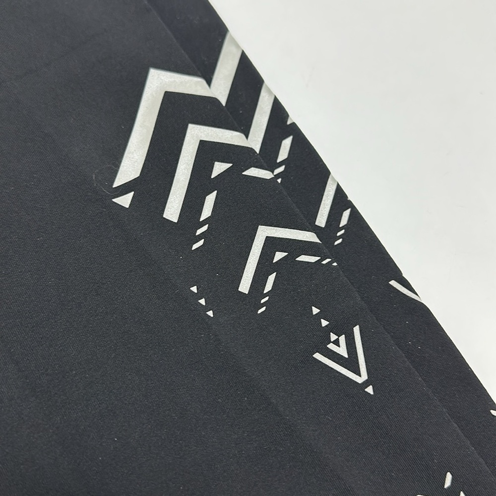 NWOT Ivivva Rhythmic Tights *Black Reflective - Picture 10 of 16